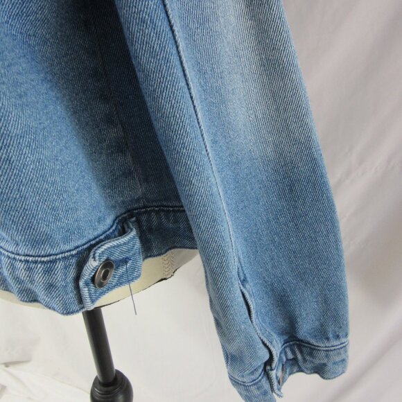 Marvel Disney Denim Trucker Jacket Doctor Strange America Chavez Size XL - Picture 11 of 16